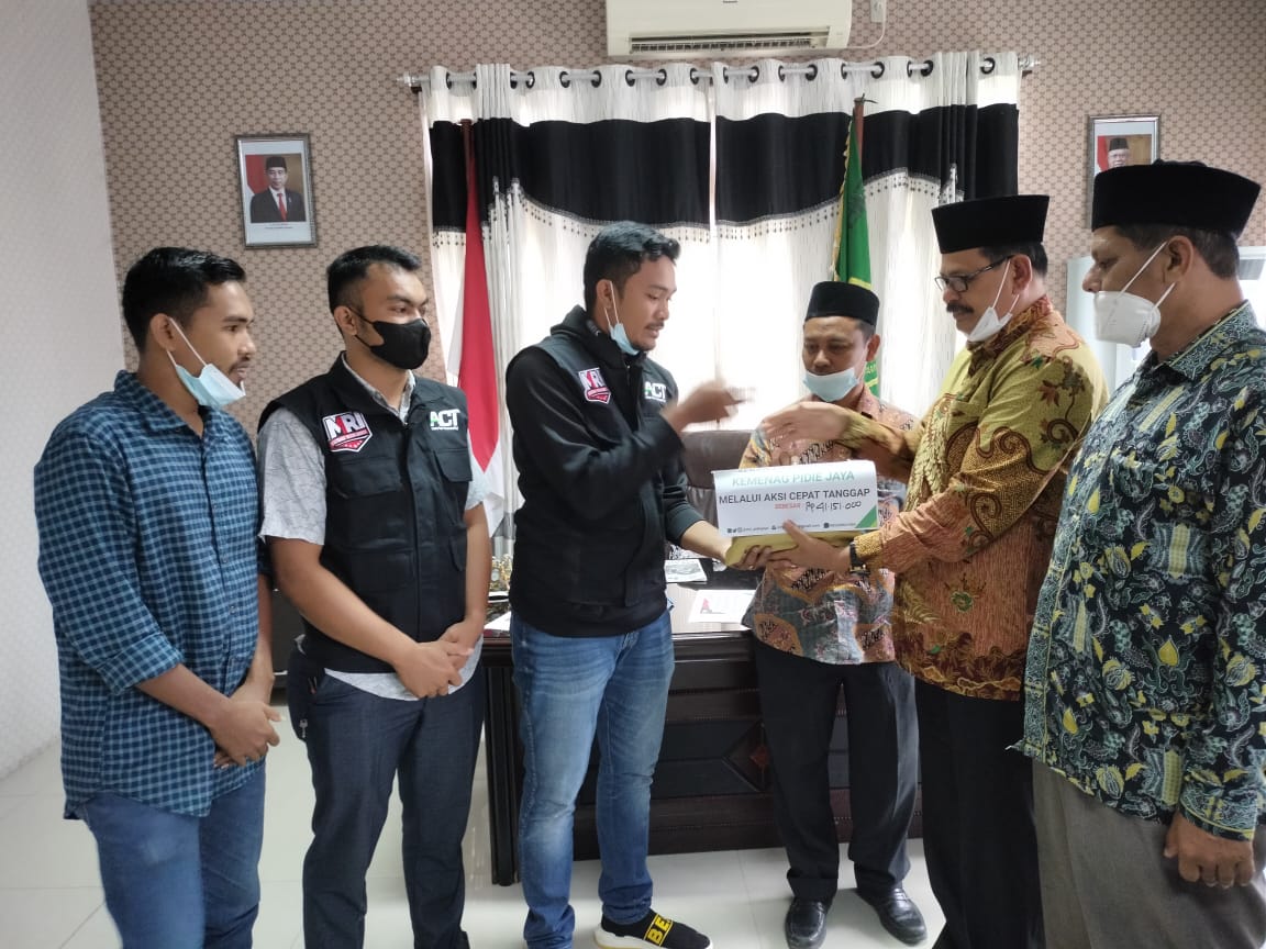 Kemenag Pidie Jaya Serahkan Bantuan Kemanusiaan 41 Juta Untuk Palestina