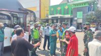 Danramil 03/Teluk Pucung Sebar Babinsa Untuk Gencarkan PPKM Mikro dan Pembagian Masker