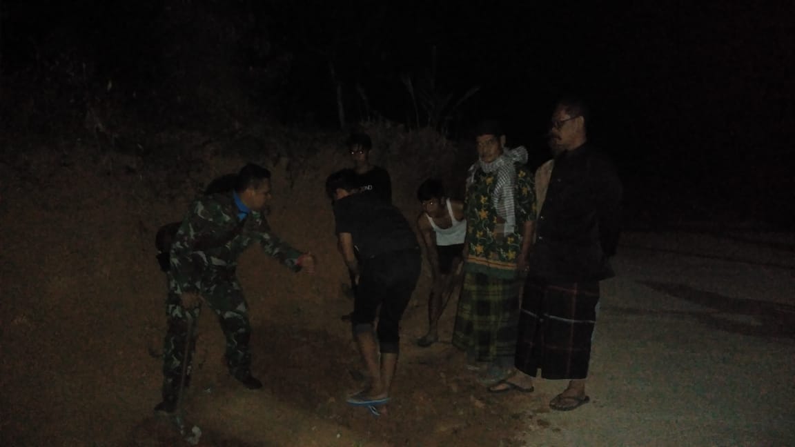 Tak Kenal Lelah, Siang Maupun Malam Satgas TMMD di Cianjur Maksimalkan Pembangunan