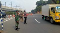 Masa PPKM Darurat, Koramil 04/Keb. Lama Bantu Penyekatan Di Check Poin Pasar Jum’at