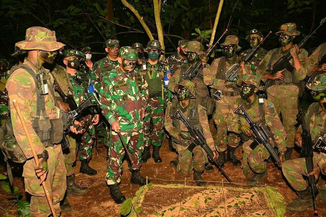 Pangdivif 2 Kostrad Tinjau Latihan Pertempuran Hutan Satjar Divif 2 Kostrad di Rahlat Tlogosari