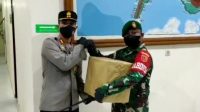 Polres SBB Distribusikan 96 Paket Bansos TNI/ Polri ke Warga Terdampak COVID-19