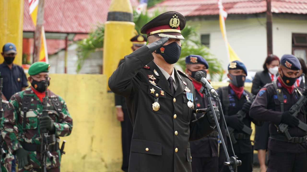 Kapolres SBB Pimpin Upacara Ziarah Nasional di TMP Kota Piru