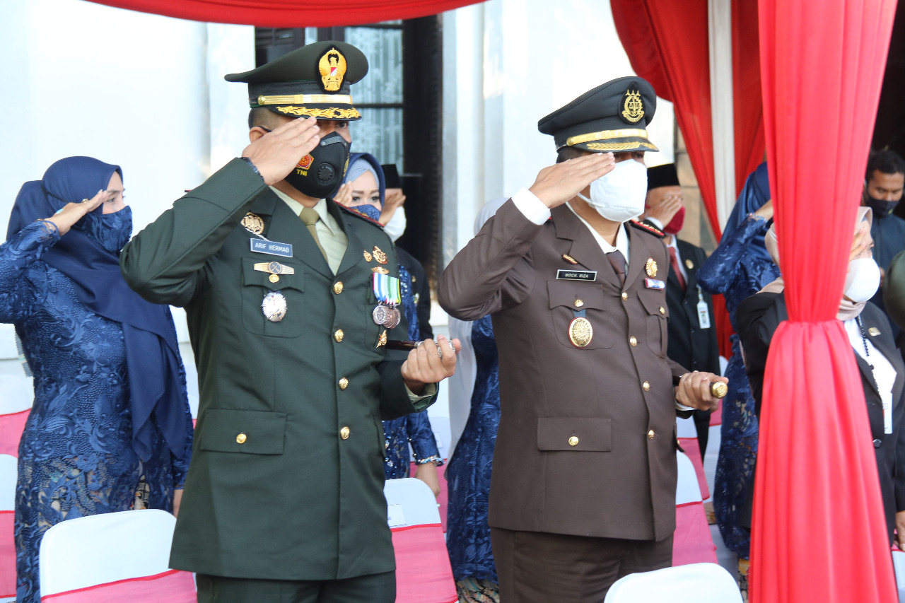 Danyonif MR 411 Kostrad Hadiri Upacara Peringatan HUT RI ke-76 di Halaman Kantor Walikota Salatiga