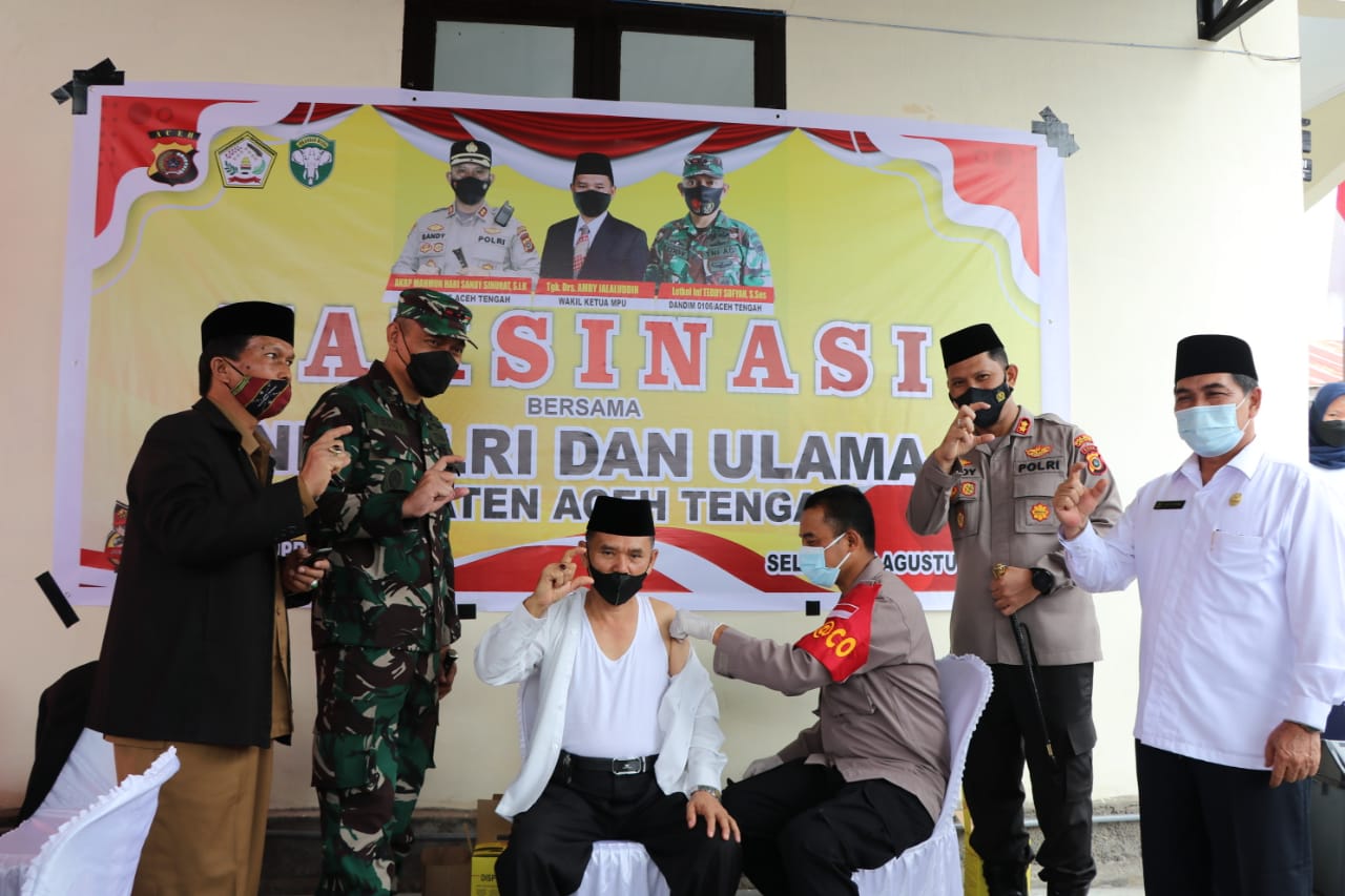 Vaksinasi Bersama Polisi, Tni dan Para Ulama di Klinik Mapolres Aceh Tengah Hari Ini  