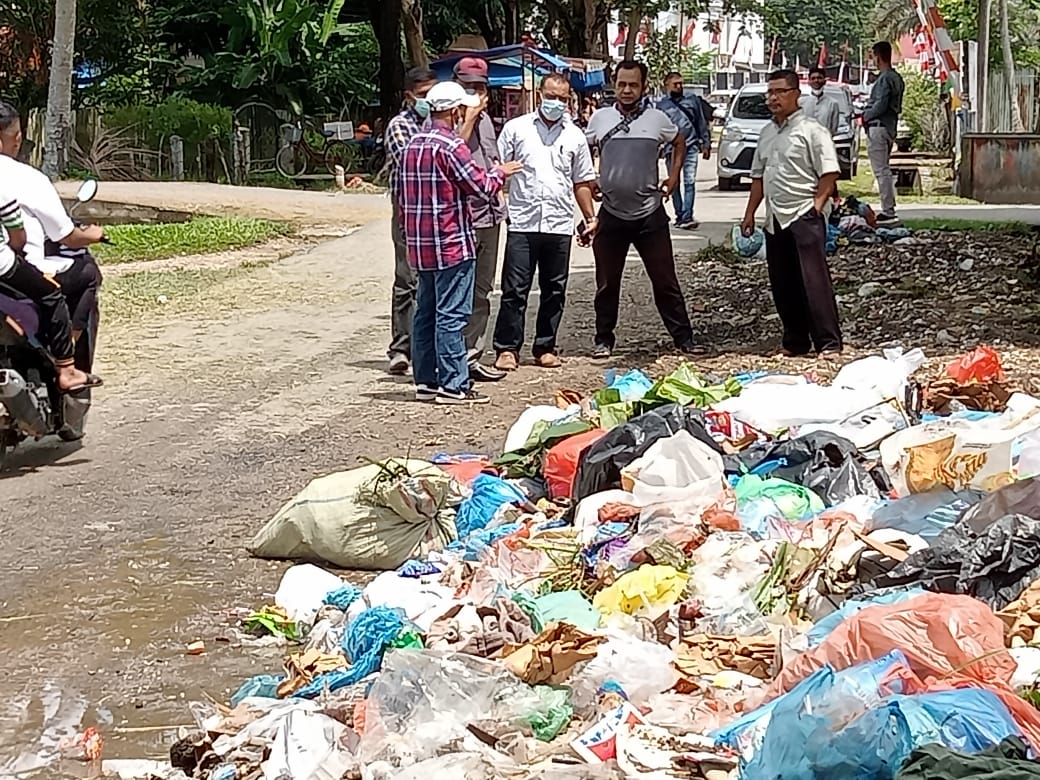 Anggota DPRK Aceh Timur Temukan Banyak Sampah Berserakan