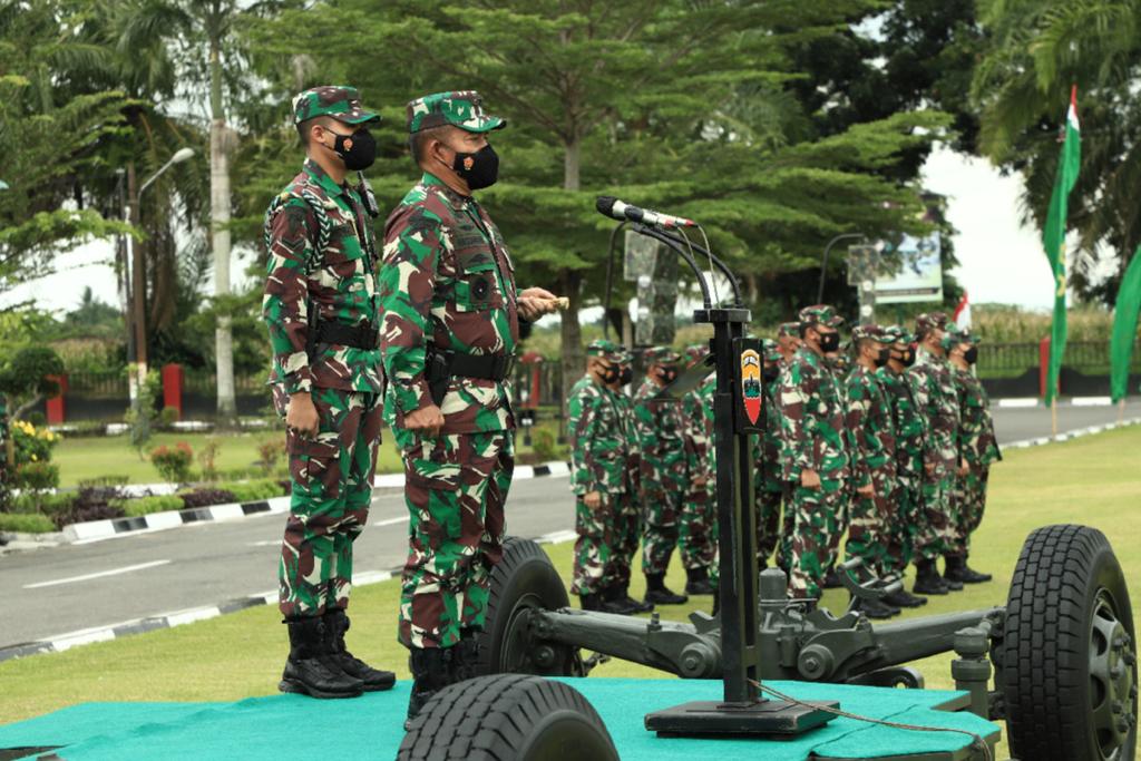 Satgas Yonif 742 Kibarkan Bendera di Sepanjang Patok Perbatasan RI – RDTL