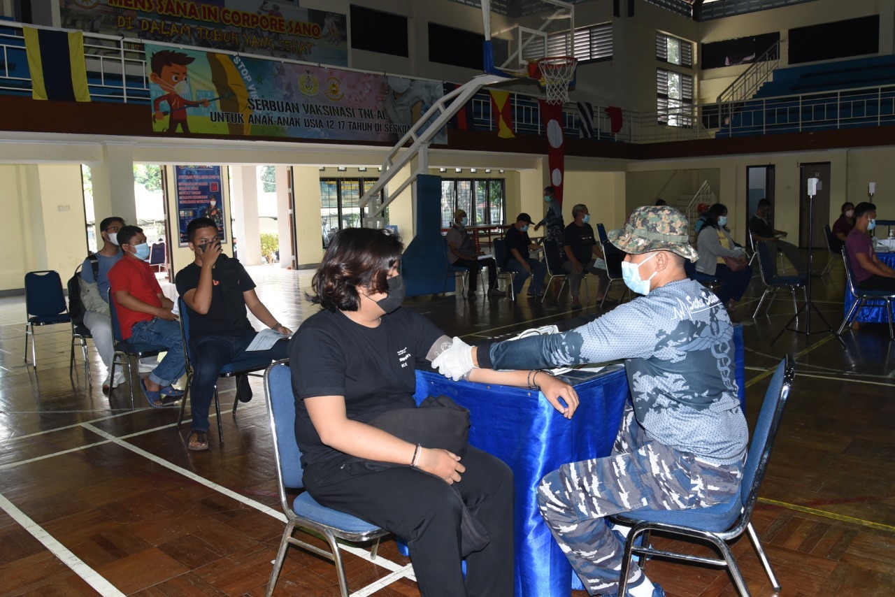 TNI ANGKATAN LAUT SESKOAL TETAP SEMANGAT LAKSANAKAN VAKSIN COVID-19 BAGI ANAK PELAJAR 12-17 TAHUN DAN MASYARAKAT UMUM.