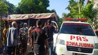 ISAK TANGIS PECAH,SAAT DITURUNKAN JENAZAH SAYED USMAN FAUZI,DARI MOBIL AMBULAN PAS.