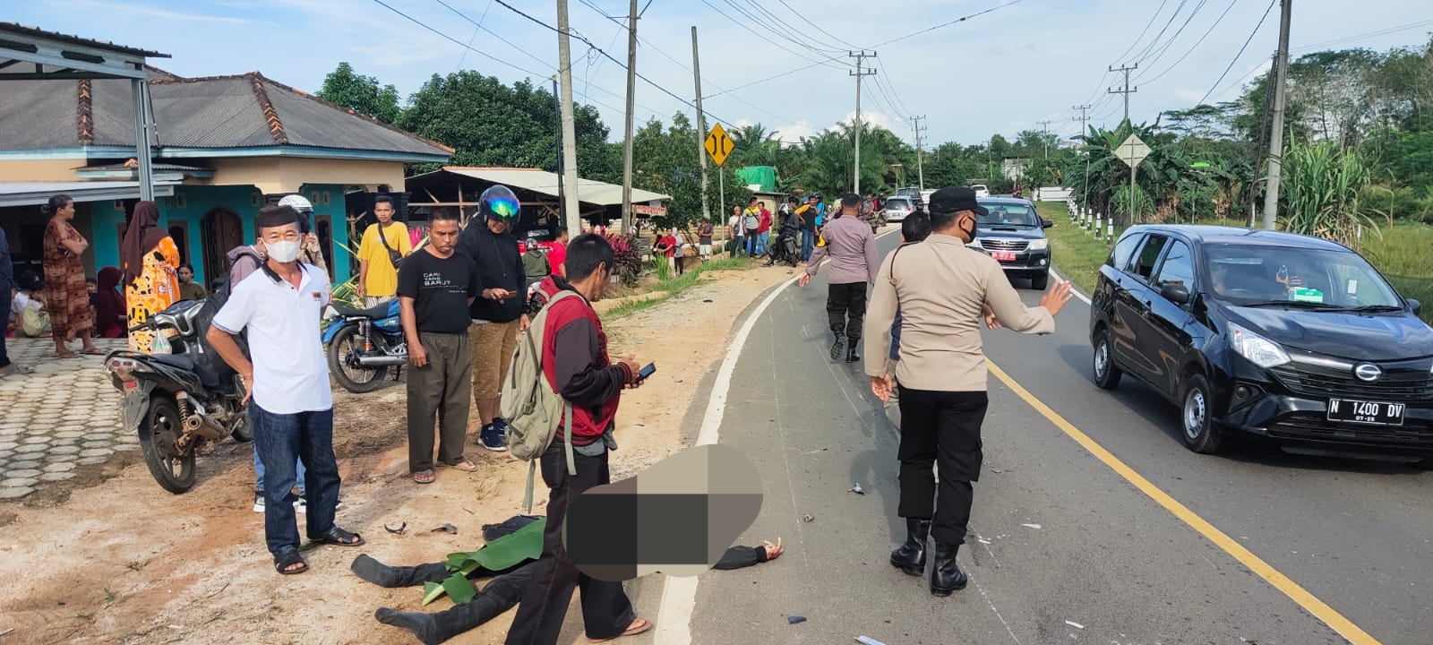 Sat lantas Polres Bangka Barat Olah TKP Laka Lantas Yang Mengakibatkan Satu Orang Meninggal Dunia