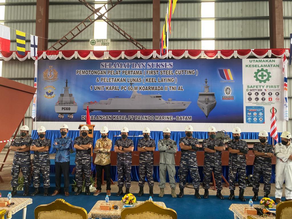 Danlanal Batam Dampingi Asops Kasal Dalam Rangka First Steel Cutting and Keel Laying PC 60