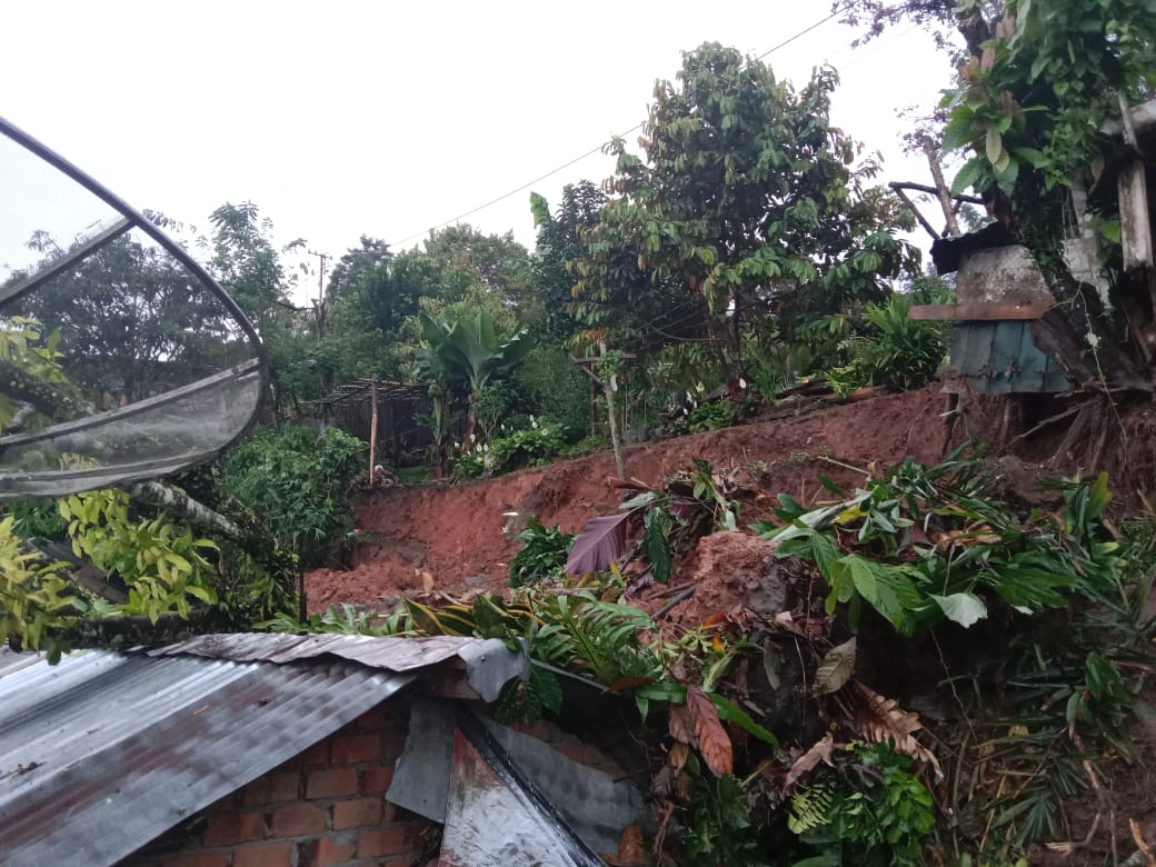 Longsor Di Wilayah Kecamatan Semendo Darat Laut. Kapolsek Minta Masyarakat Selalu Waspada.