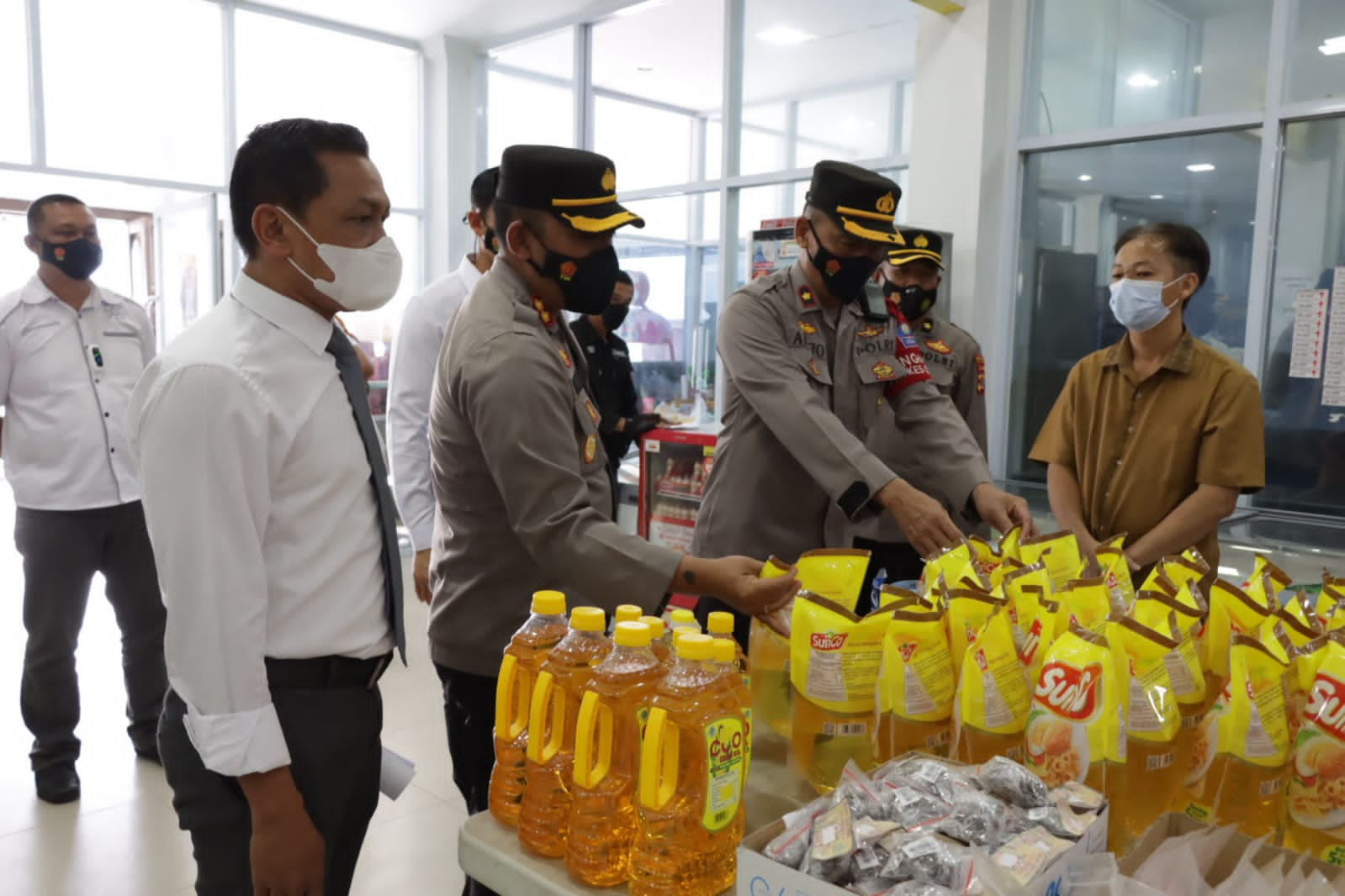 Antisipasi kelangka,an minyak goreng di pasar tradisional Modern khusus nya Kabuparen.” Aceh tengah.