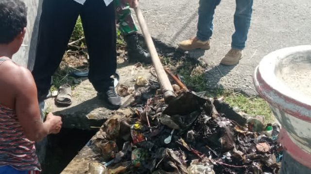 Camat Siantar Timur dan Lurah Pardomuan bersama Pasukan Si Tiur Laksanakan Program LISA di Depan GOR Jalan Merdeka