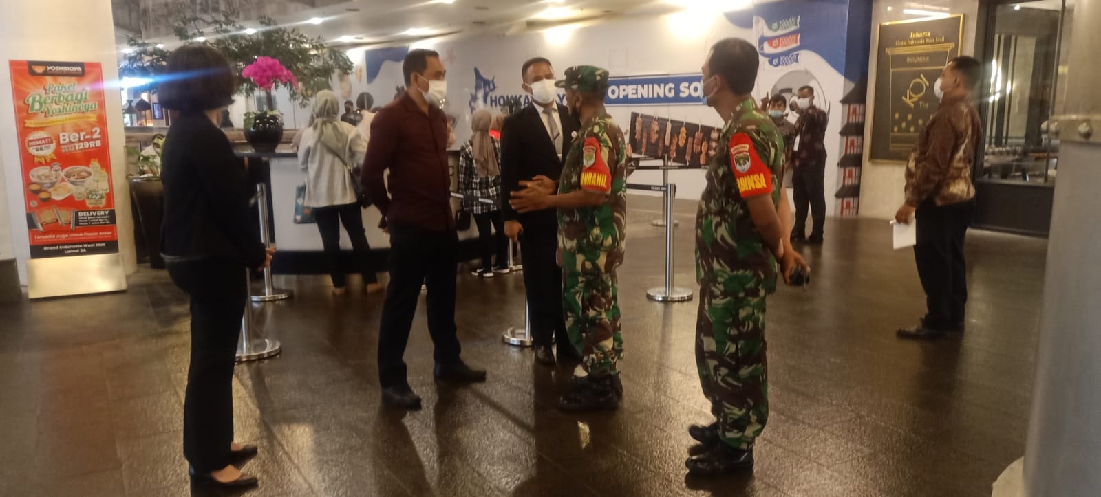 Koramil Tanah Abang Monitoring Vaksinasi Oleh Puskes TNI di West Mall Grand Indonesia