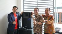 Bane Raja Manalu Sumbang Seperangkat Sound System ke Universitas HKBP Nommensen