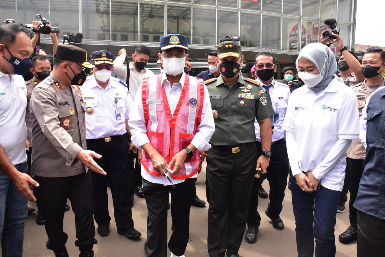 Pastikan Kenyamanan dan Keamanan Masyarakat, Pangdam Jaya Bersama Menhub dan Kapolda Metro Jaya Tinjau Kesiapan Layanan Mudik dan Lebaran