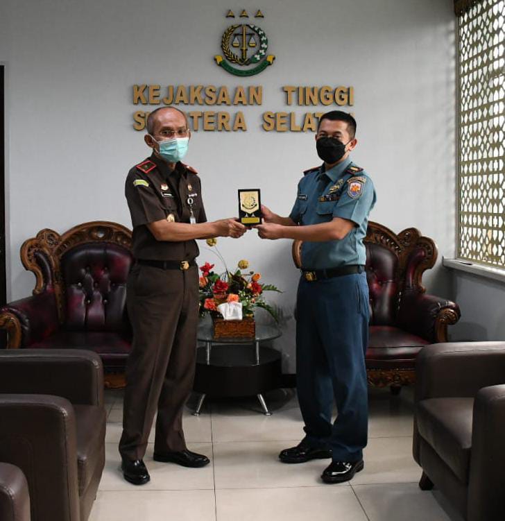 Bangun Sinergitas, Danlanal Palembang Sambangi Kantor Kejaksaan Tinggi Sumatera Selatan