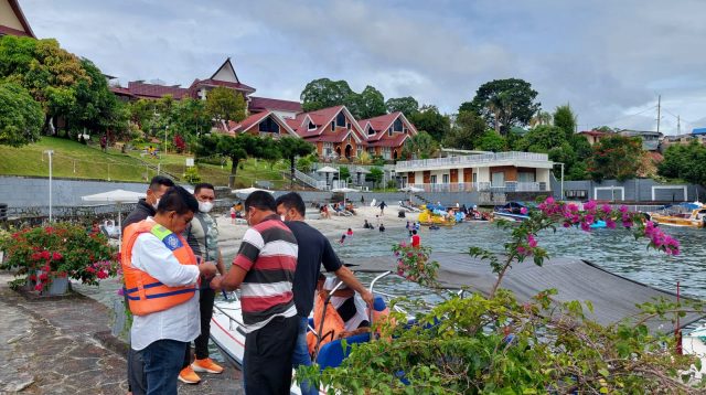 Bupati Simalungun Pantau Situasi Destinasi Pariwisata di kota Wisata Parapat 