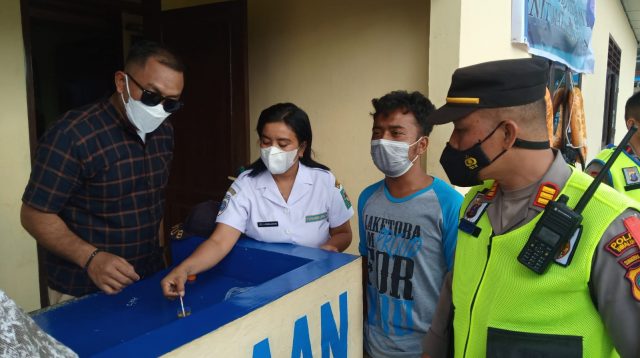 Polisi Test Urine  Nahkoda dan AKB di Pelabuhan Tiga Raja