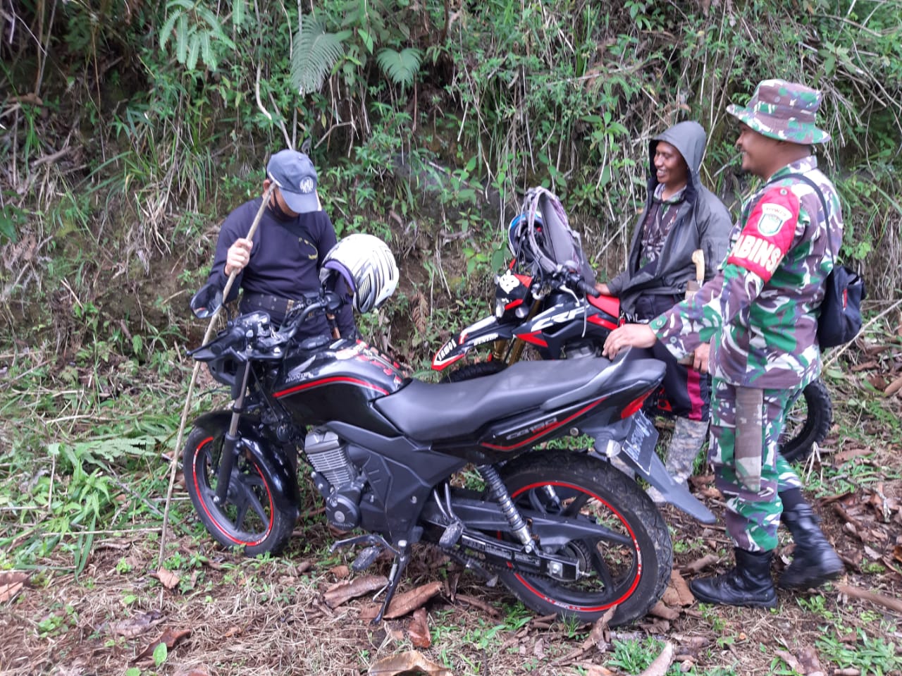 Babinsa Meningkatkan Komsos Tidak Memandang Tempat