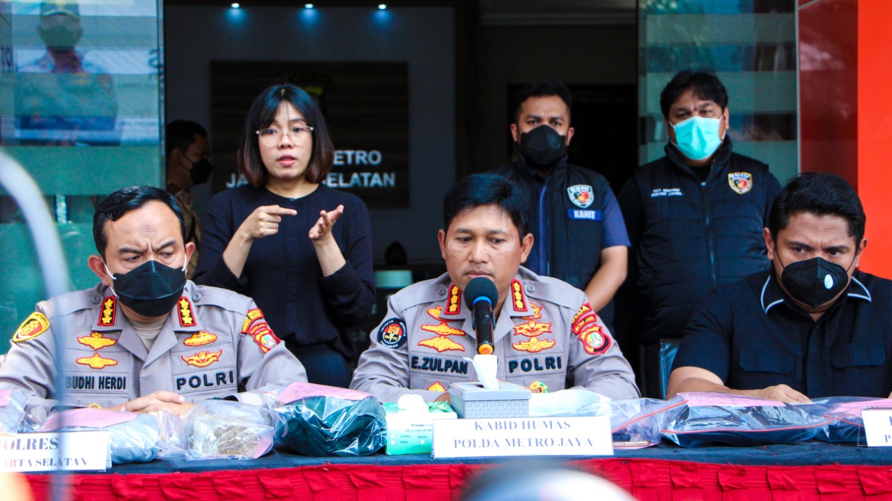 Polres Metro Jakarta Selatan Ungkap Kasus Percobaan Pembegalan Oleh 9 Tersangka, 3 Diantaranya Anak di Bawah Umur