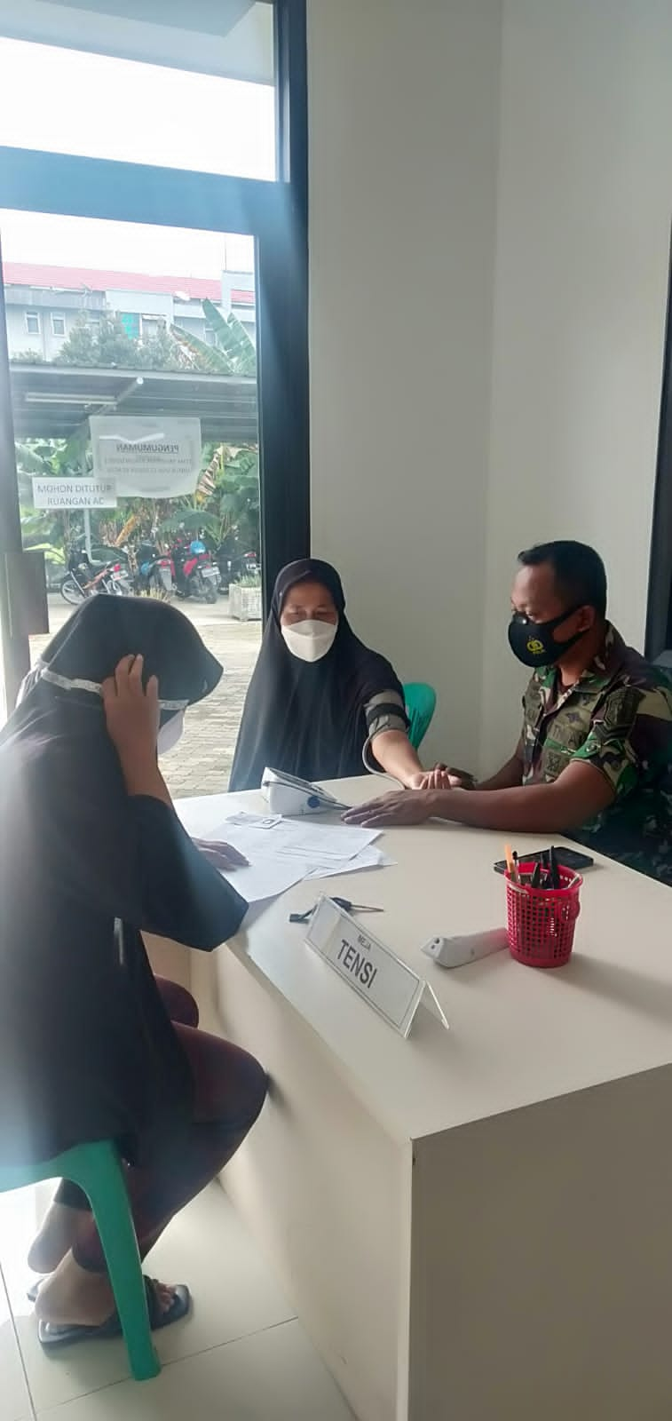 WUJUDKAN MASYARAKAT SEHAT, BK KELAPA GADING TERUS LAKUKAN VAKSINASI WARGA