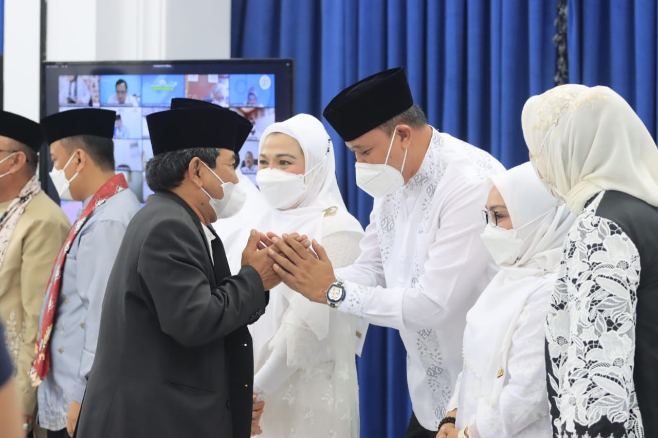 PLT. WALI KOTA BEKASI HADIRI HALAL BI HALAL DI GEDUNG SATE PROVINSI JAWA BARAT