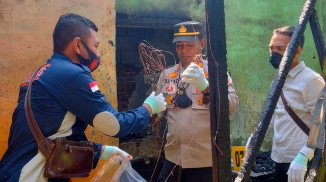 Polisi Identifikasi Kebakaran 2 Unit Rumah di Kampung Kita Bener Kelipah