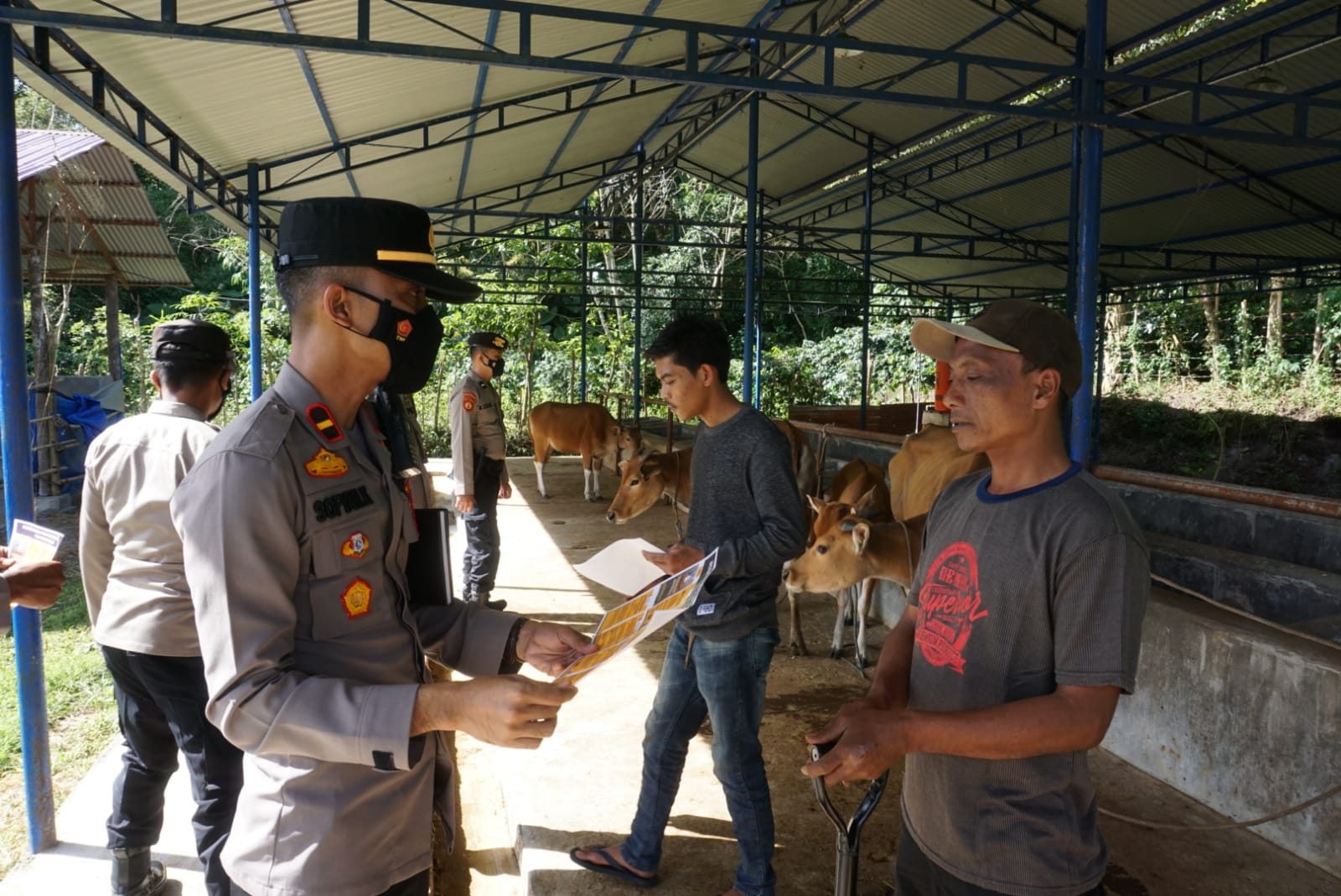 Kapolres Bener Meriah Gencar Berikan Sosialisasi dan Himbauan Tentang Wabah PMK yang menyerang Hewan Ternak 