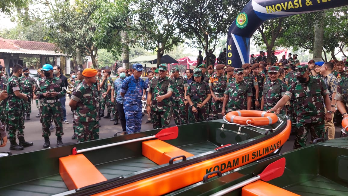 Komandan Lanal Bandung Hadiri Kegiatan Pameran Inovasi dan Teknologi Dalam Rangka Rangkaian HUT ke-76 Kodam III/Siliwangi Tahun 2022