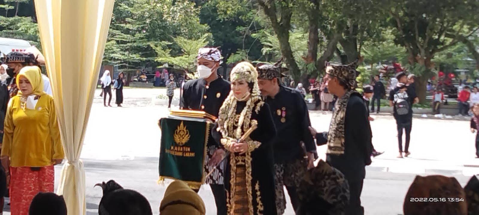 Acara Ratu uli siregar dan keluarga sumedang larang,bersamaan Hari Waisak