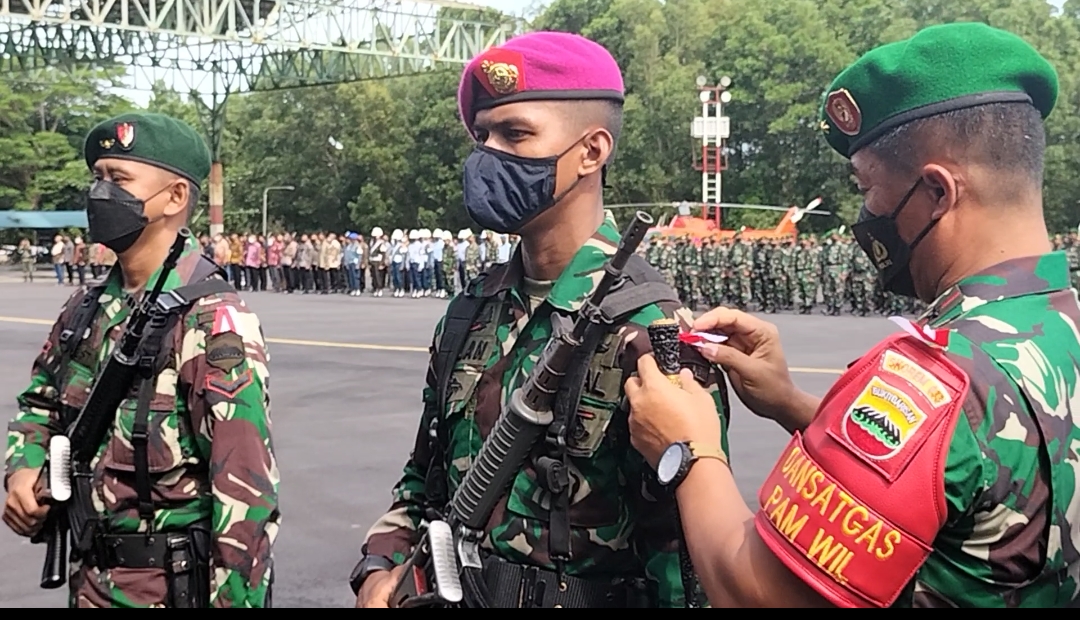 JELANG KUNKER PRESIDEN JOKOWI KE TANJUNGPINANG, LANTAMAL IV IKUTI GELAR PASUKAN PAM VVIP RI 1