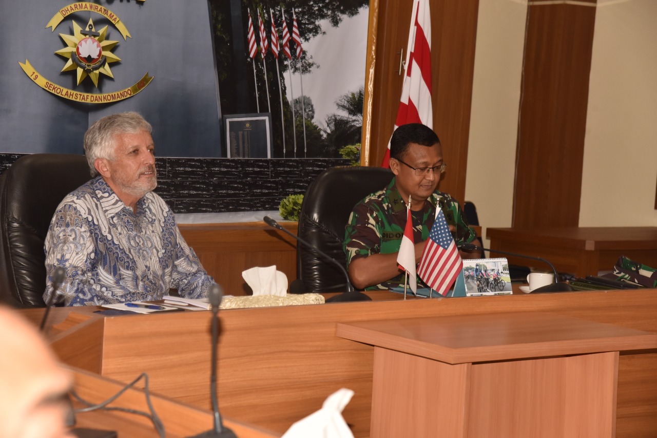 KAPUSJIANMAR SESKOAL MENYAMBUT DELEGASI DEFENSE SECURITY COORPORATION AGENCY ISG