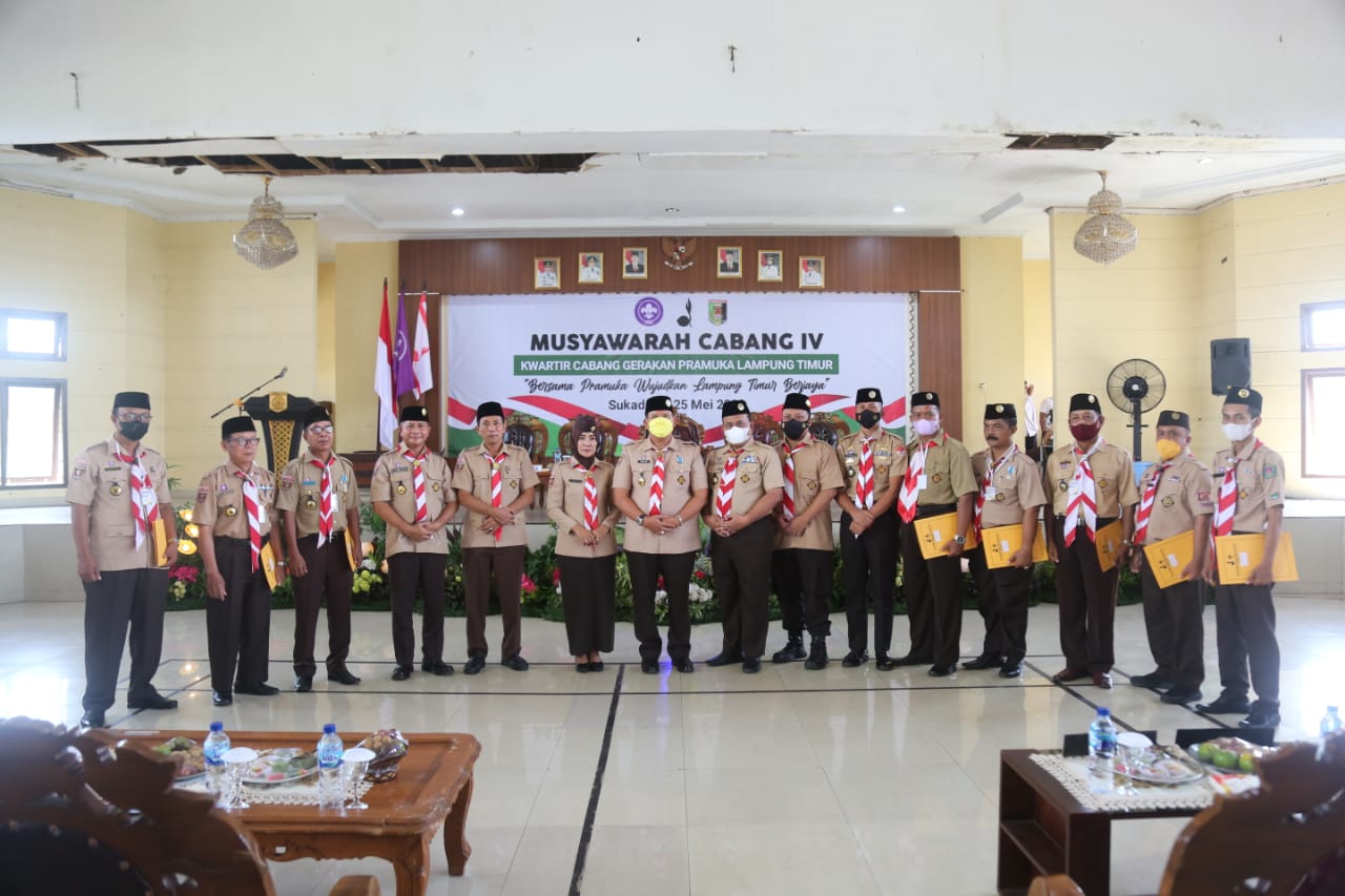 Wakil Bupati Lampung Timur Memberi sambutan dalam Acara Musyawarah Cabang IV kwartir Cabang Gerakan Pramuka Lampung Timur di Aula Rumah Dinas Bupati Lampung Timur