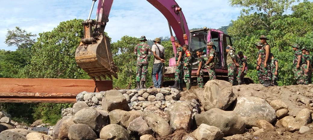 Jembatan Akses Penting Masyarakat, Dansatgas Tinjau Ke Lokasi