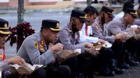 Wujudkan Rasa Kebersamaan, Kapolres bersama Seluruh Personel Polres Bener Meriah Sarapan Pagi di Lapangan  Mako Polres Bener Meriah 