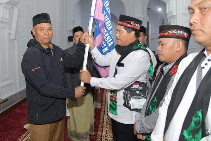 Wabup Dailami Melepas Keberangkatan Calon Jamaah Haji Beber Meriah