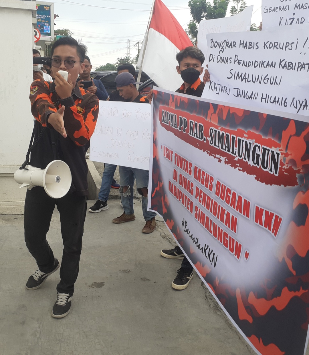 Zochson Silalahi dan Dasa Sinaga Dituding ‘Perusak’ Dunia Pendidikan Simalungun