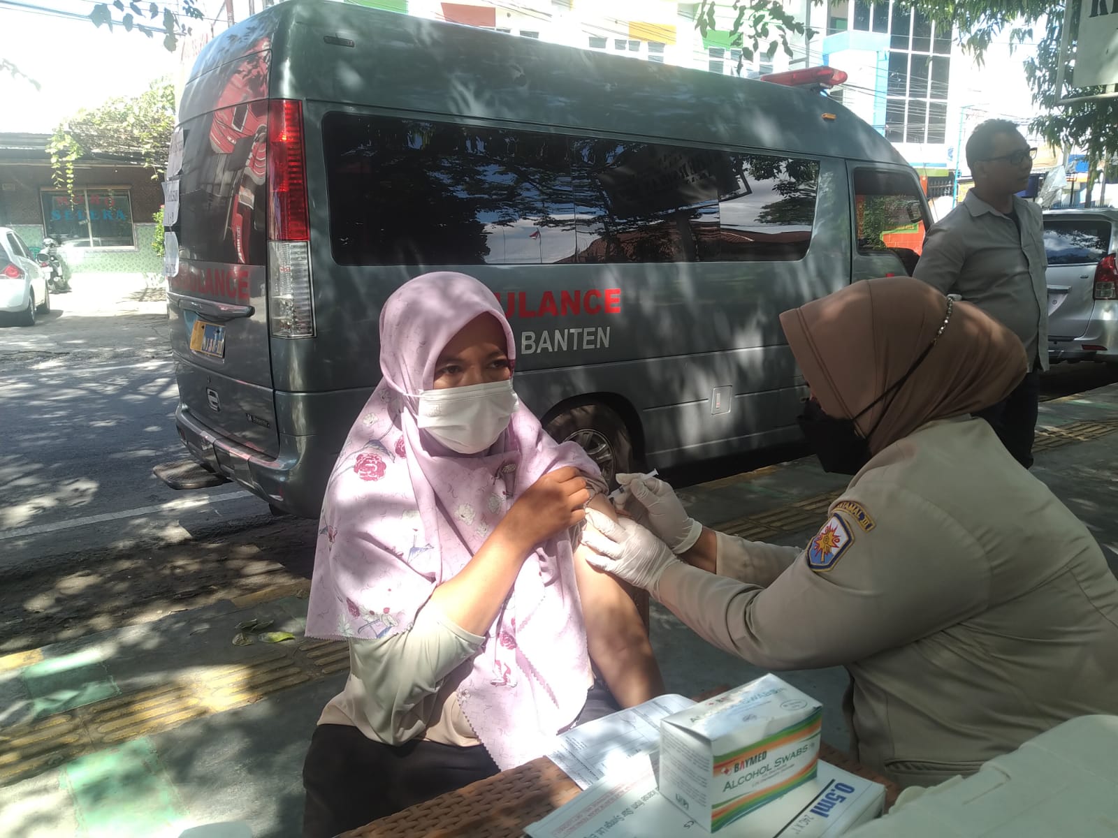 NAKES LANAL BANTEN TERUS GALAKKAN SUNTIK VAKSIN WARGA UNTUK KEKEBALAN TUBUH DARI VIRUS CORONA