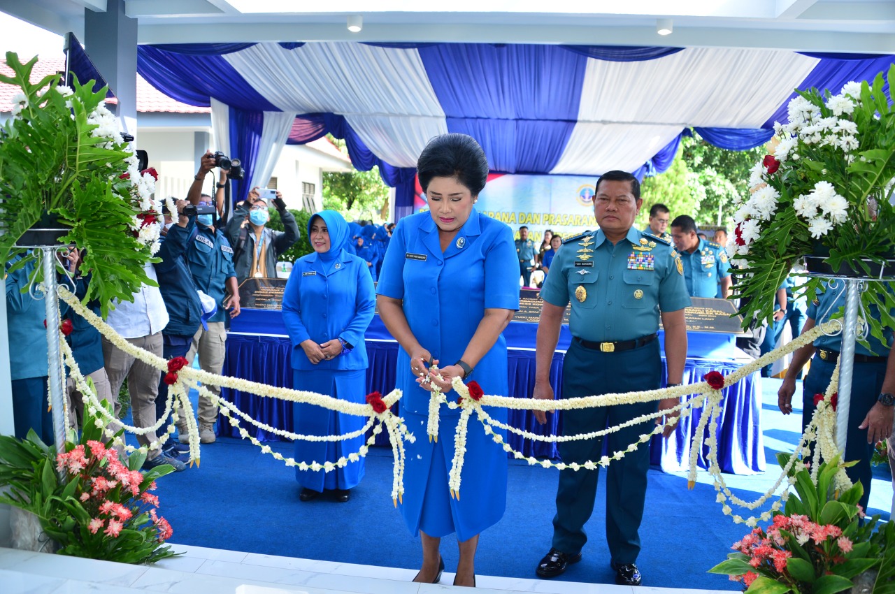 RESMIKAN SARPRAS DI LINGKUNGAN LANTAMAL III, KASAL TINGKATKAN KESEJAHTERAAN DAN PROFESIONAL PRAJURIT TNI AL