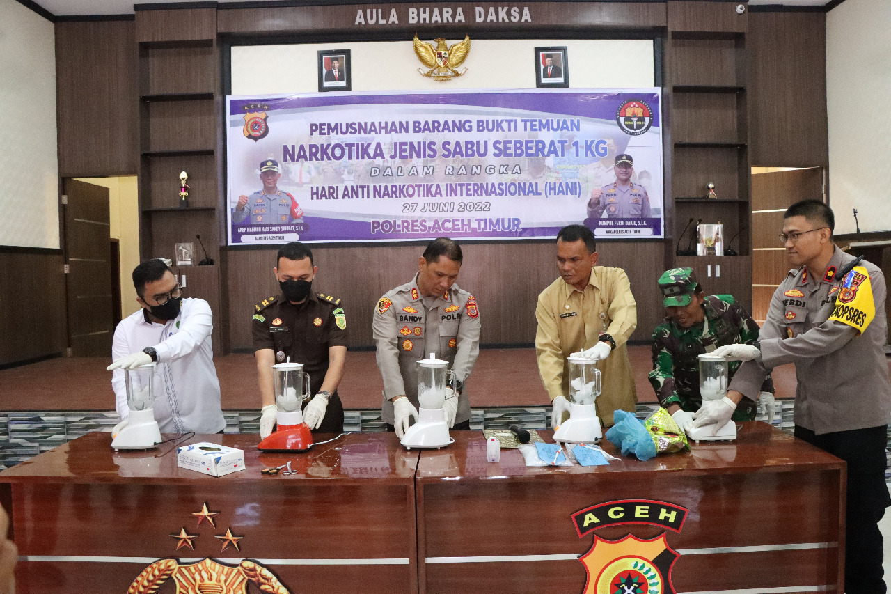 Peringati HANI 2022, Polres Aceh Timur Musnahkan BB Temuan Sabu 1 Kg