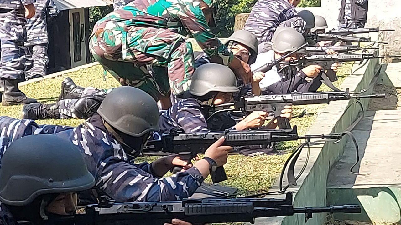 Jaga Naluri Tempur, Prajurit Lanal Bandung Latihan Menembak