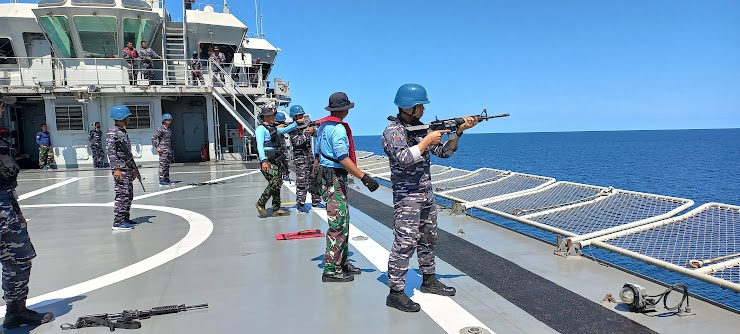 TNI AL, KRI Bontang-907 Latihan Menembak (Gunex) di Laut Natuna