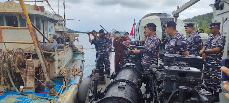 TNI AL Tangkap Dua Kapal Ikan Asing Vietnam di Laut Natuna Utara