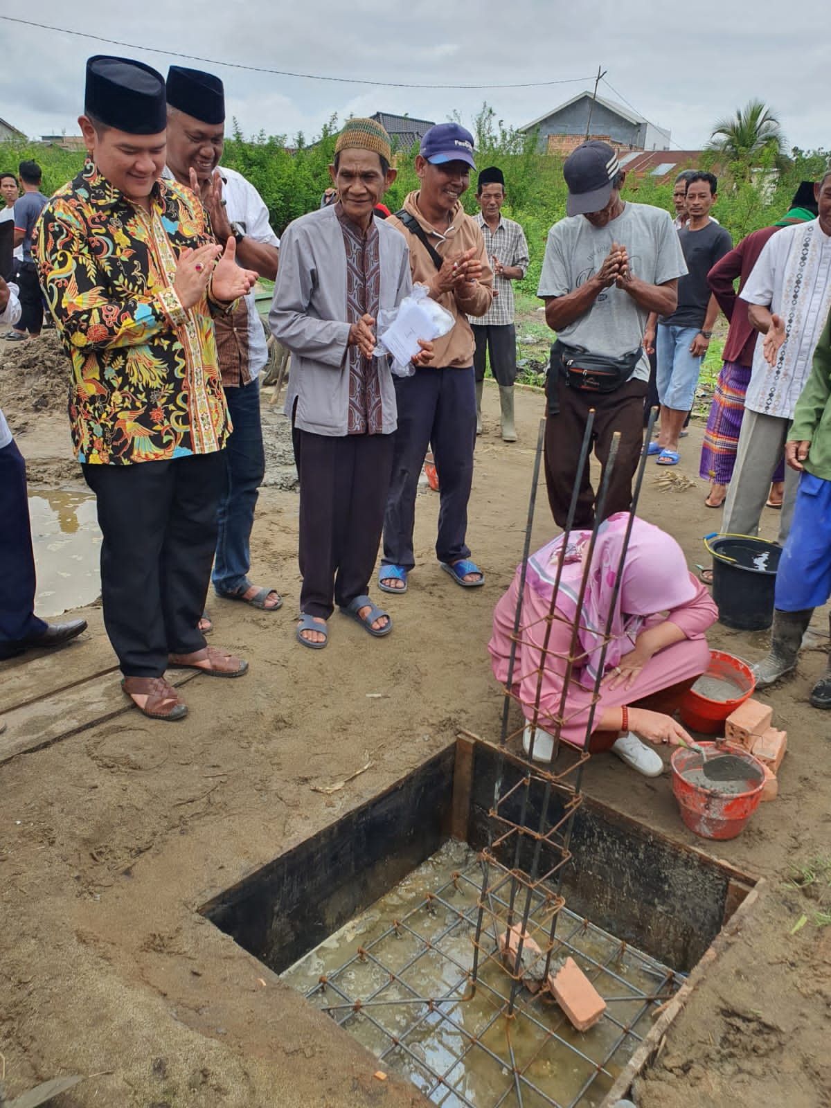 Peletakan Batu Pertama Pembangunan Musholla Nurul Yakin