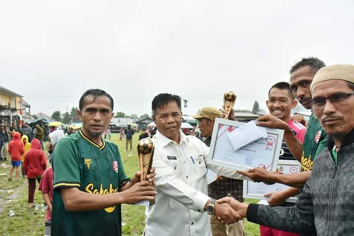 Plt Sekda Saksikan Penutupan Secara Resmi Pertandingan Final Sepakbola Piala PJ Bupati