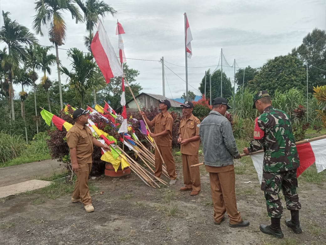 Semarakkan HUT RI Ke 77 Babinsa Himbau Pasang Bendera Merah Putih