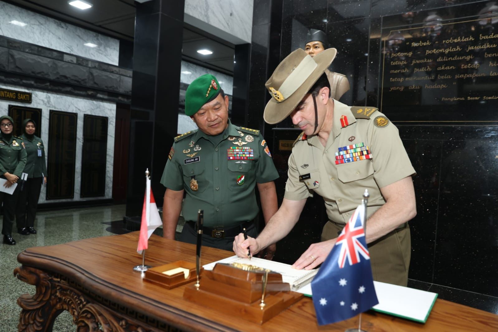 Sambutan Hangat Jenderal Dudung dalam Kunjungan Kehormatan Kepala Staf AD Australia