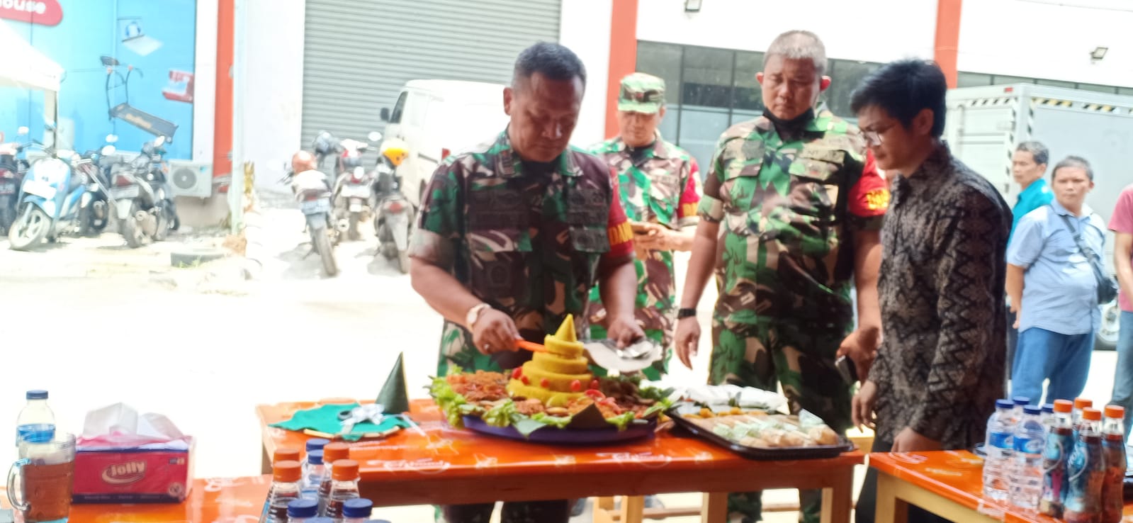 Dandim 0505/JT Resmikan Kuliner UMKM, Bangkitkan Ekonomi Warga